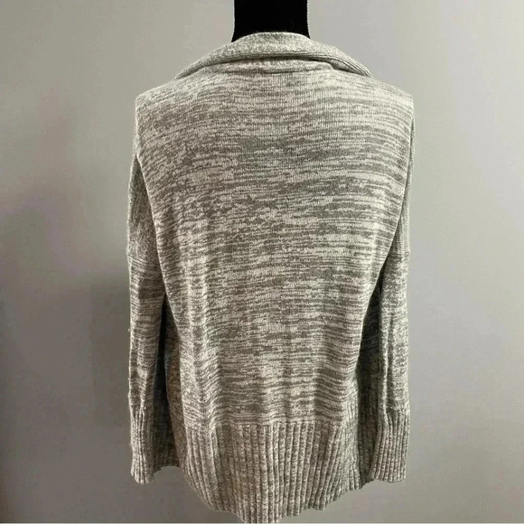 Aritzia -  Talula Cardigan - Picture 3 of 6